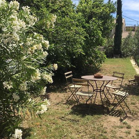 Le Petit Jeu Grignan Acomodação com café da manhã Exterior foto